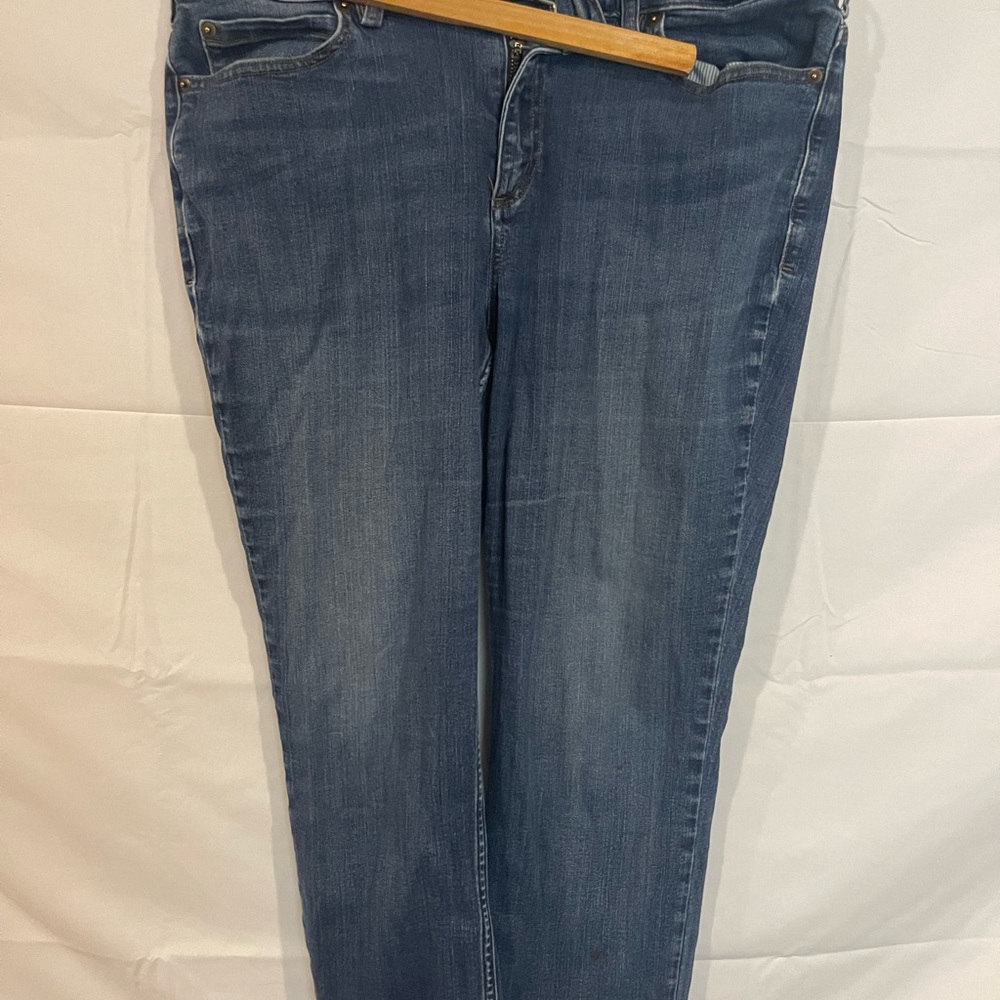 Women’s Duluth Trading jeans straight leg 16 x 33